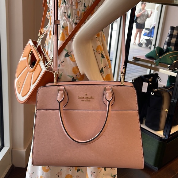 Kate Spade Madison Saffiano Leather Medium Satchel
COLOR:
Conch Pink
NWT - Picture 9 of 16